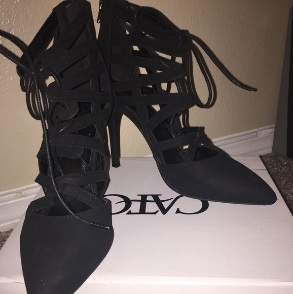 Pumps - Picture 2 of 4